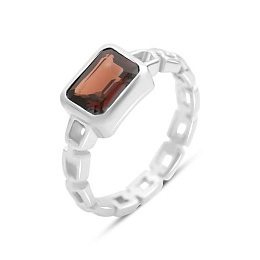 Silver ring with a 1.905-carat garnet