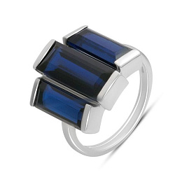 Silver ring with a 6.461-carat sapphire