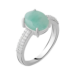 Silver ring with a 2.802-carat emerald