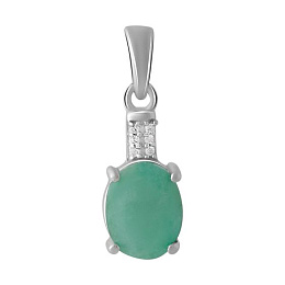 Silver pendant with a 2.616-carat emerald