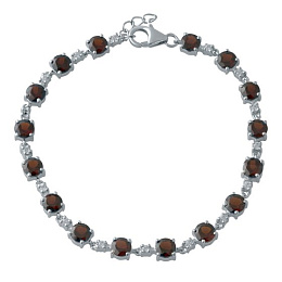 Silver bracelet with a 10.117-carat garnet