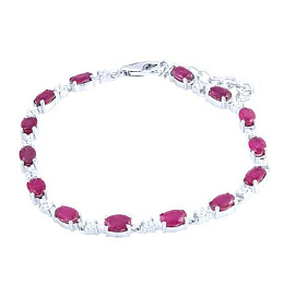 Silver bracelet with a 9.017-carat ruby