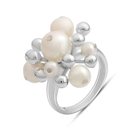 Silver ring with pearls