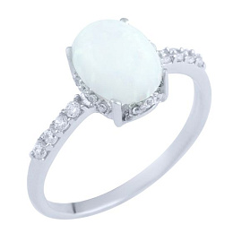 Silver ring with a 0.813-carat opal