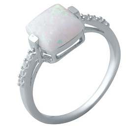 Silver ring with a 1.553-carat opal