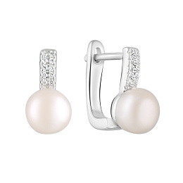 Silver earrings with pearls