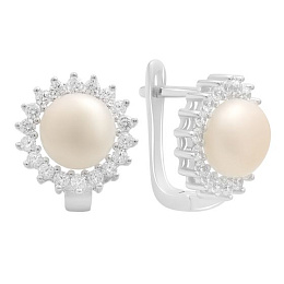 Silver earrings with pearls