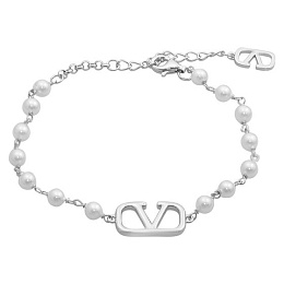 Silver bracelet with pearls